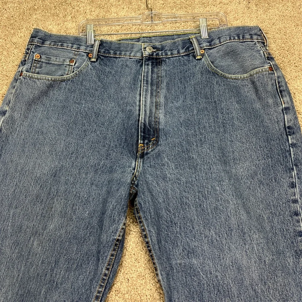 Levis 550 Jeans Mens 43x27 Medium Wash Blue Straight Leg 5‎ Pocket Denim EUC